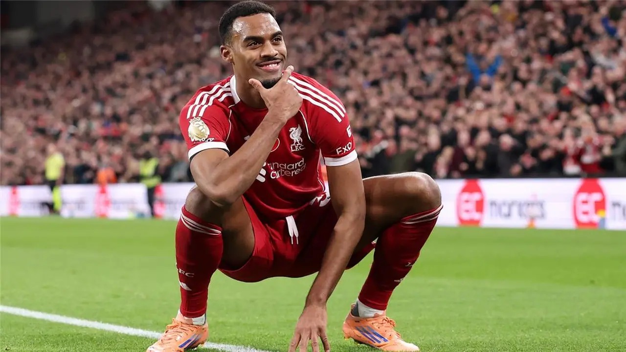 جرافنبيرخ يشيد بزميله في ليفربول: اللعب معه يبسط المهام كثيرًا